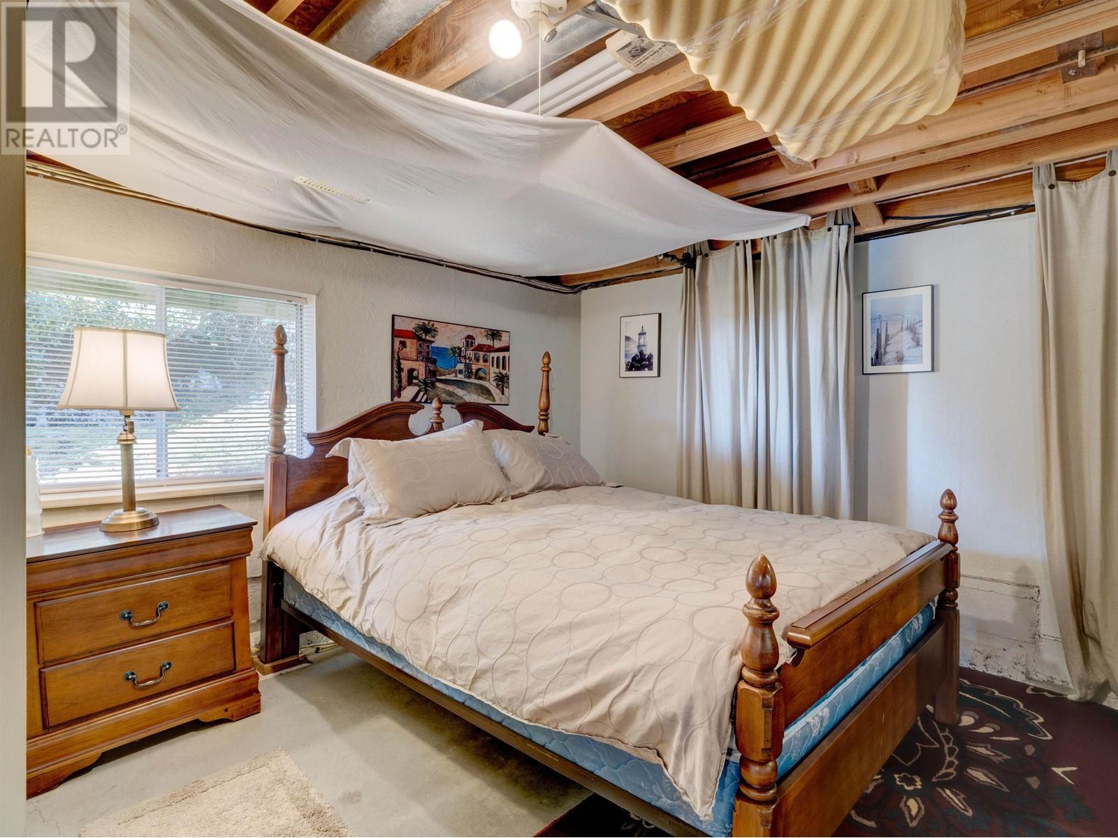7653 Redrooffs Road, Halfmoon Bay, British Columbia  V7Z 1C4 - Photo 28 - R2861261