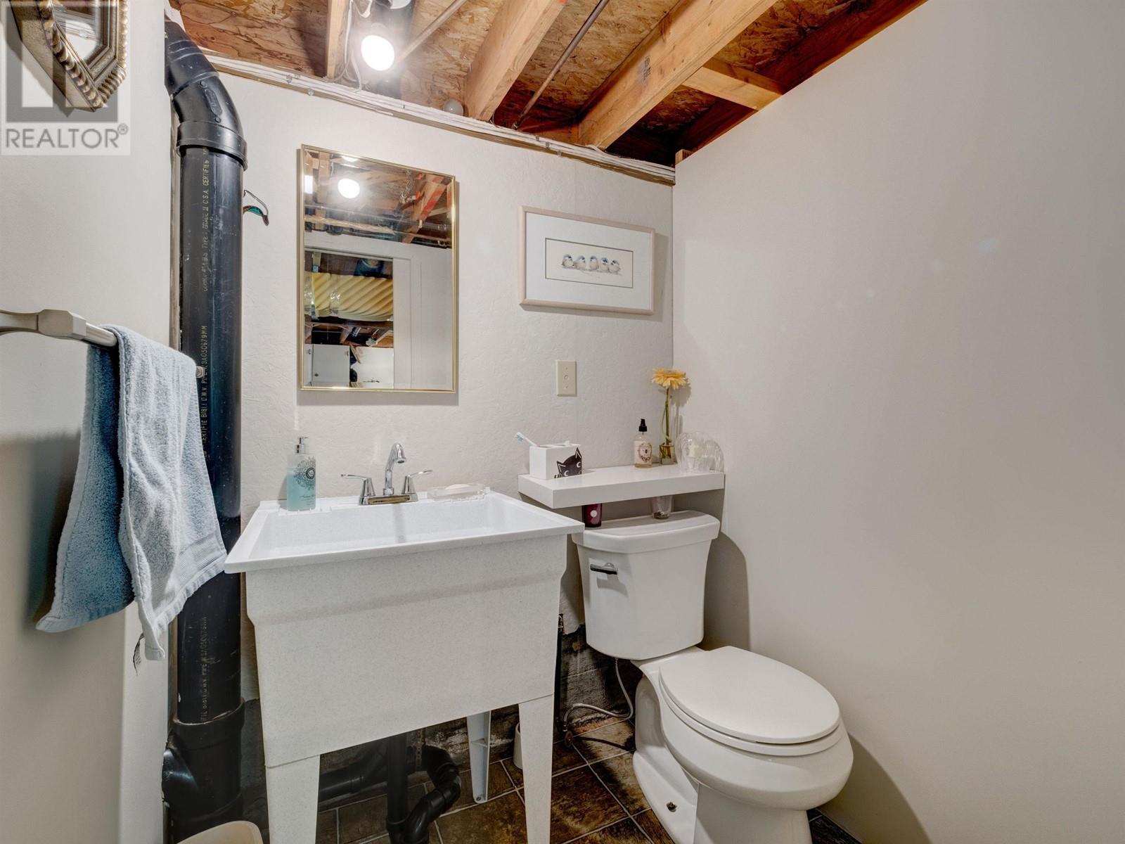 7653 Redrooffs Road, Halfmoon Bay, British Columbia  V7Z 1C4 - Photo 29 - R2861261