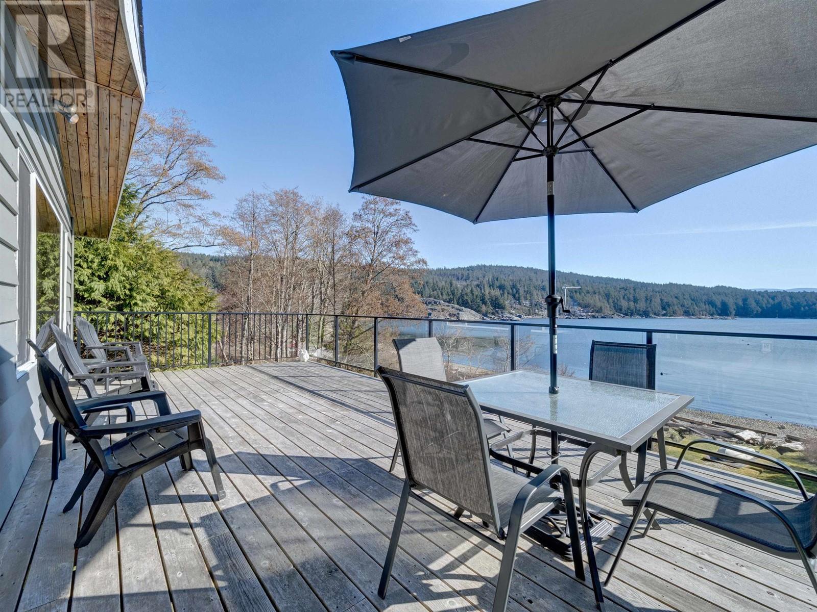 7653 Redrooffs Road, Halfmoon Bay, British Columbia  V7Z 1C4 - Photo 6 - R2861261