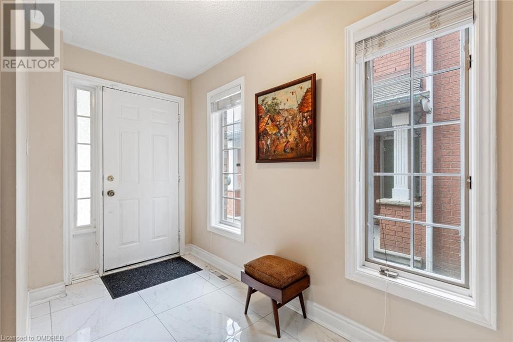 5935 Leeside Crescent, Mississauga, Ontario  L5M 5L8 - Photo 5 - 40555984
