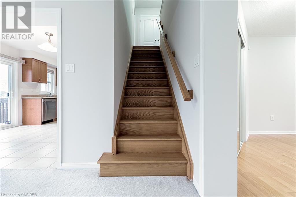 1041 Farmstead Drive, Milton, Ontario  L9T 8G5 - Photo 10 - 40554900