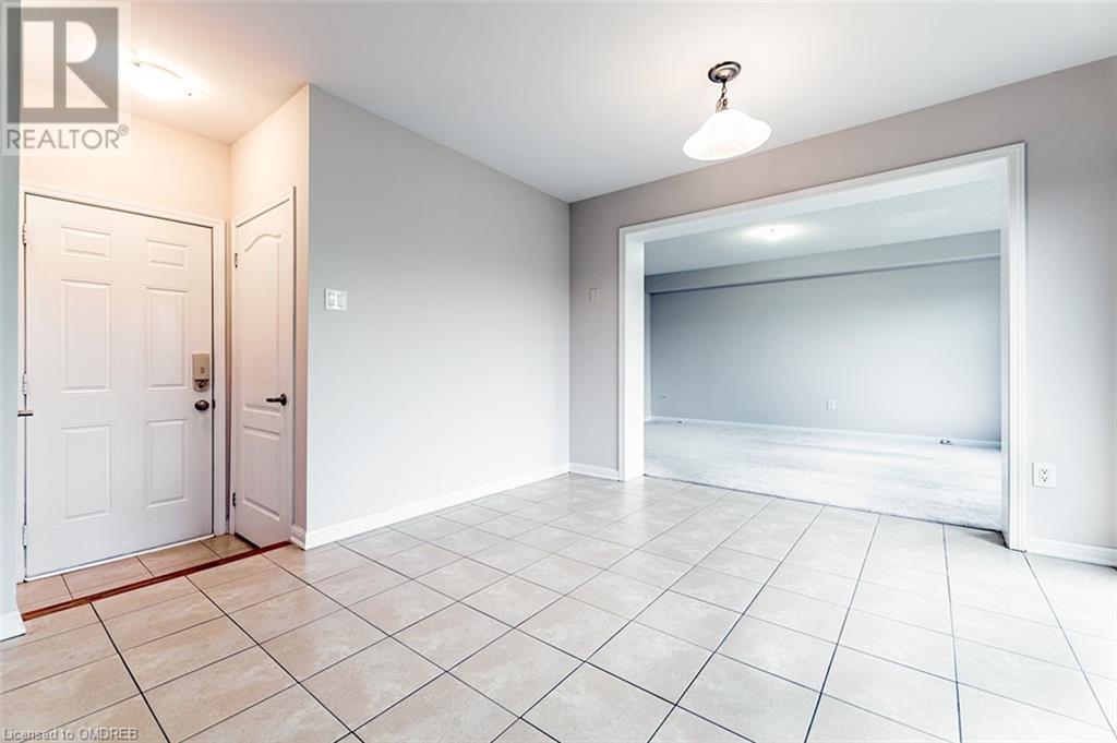 1041 Farmstead Drive, Milton, Ontario  L9T 8G5 - Photo 9 - 40554900