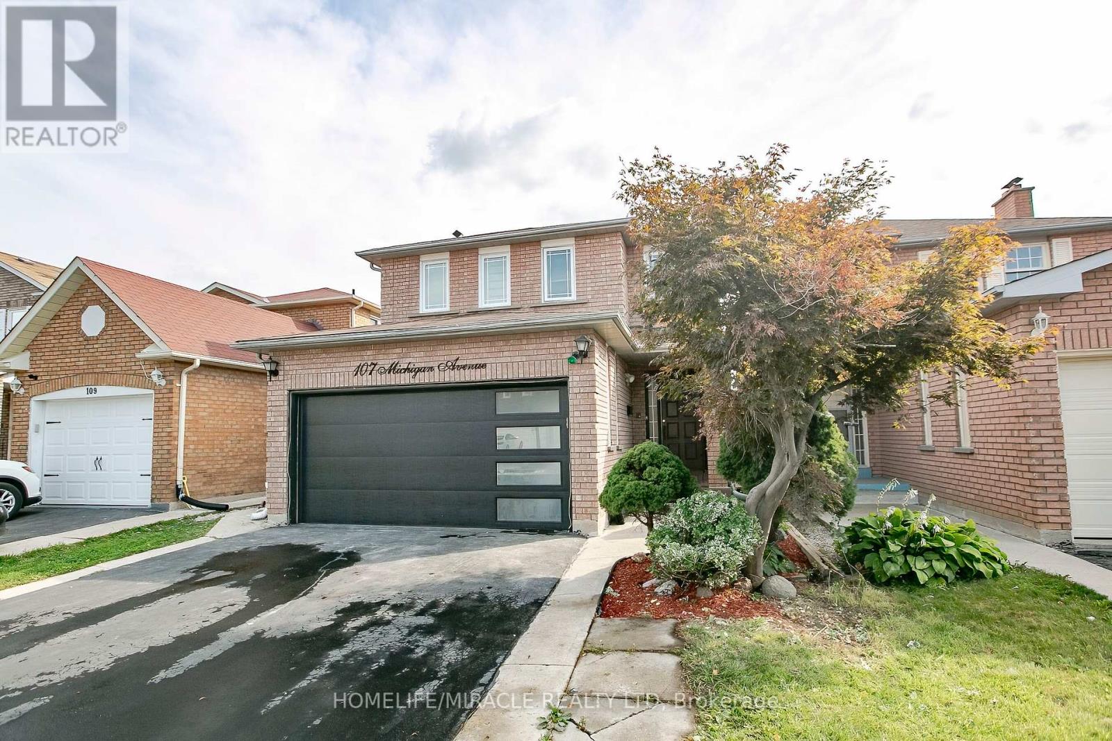 107 Michigan Ave, Brampton, Ontario  L6Y 4N6 - Photo 2 - W8157724