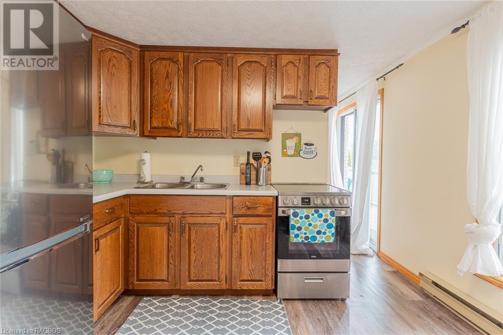 310 Main Street, Sauble Beach, Ontario  N0H 2G0 - Photo 14 - 40552437