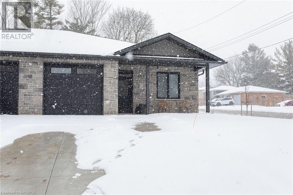 11 Coates Street, Walkerton, Ontario  N0G 2V0 - Photo 3 - 40557053