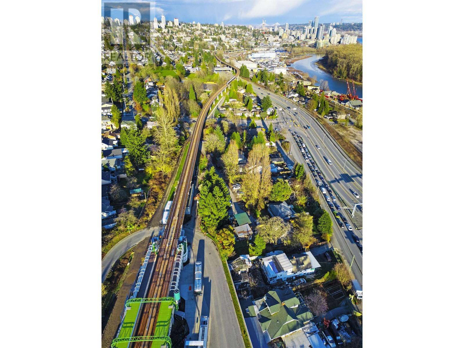 2005 Marine Way, New Westminster, British Columbia  V3M 2H2 - Photo 14 - R2859099