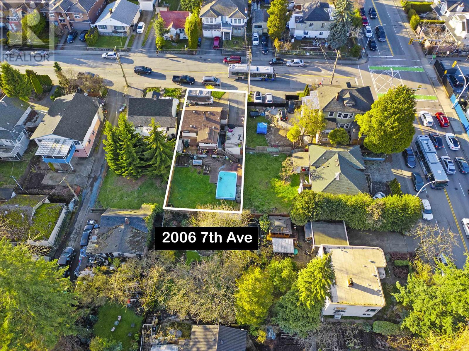 2006 Seventh Avenue, New Westminster, British Columbia  V3M 2L6 - Photo 2 - R2859112