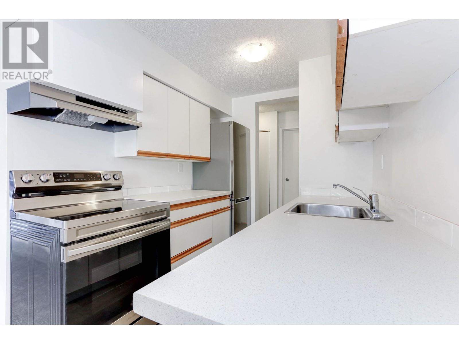 102 1045 Howie Avenue, Coquitlam, British Columbia  V3J 1T5 - Photo 10 - R2861353