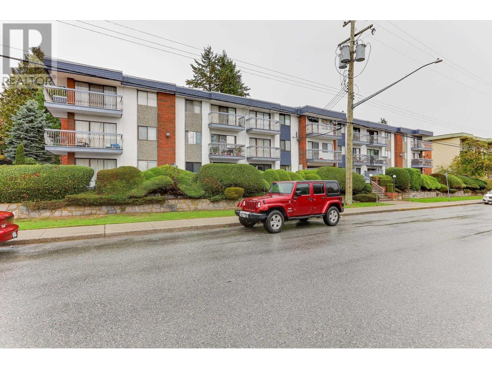 102 1045 Howie Avenue, Coquitlam, British Columbia  V3J 1T5 - Photo 2 - R2861353