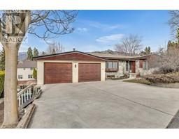 1590 Willow Crescent Glenmore