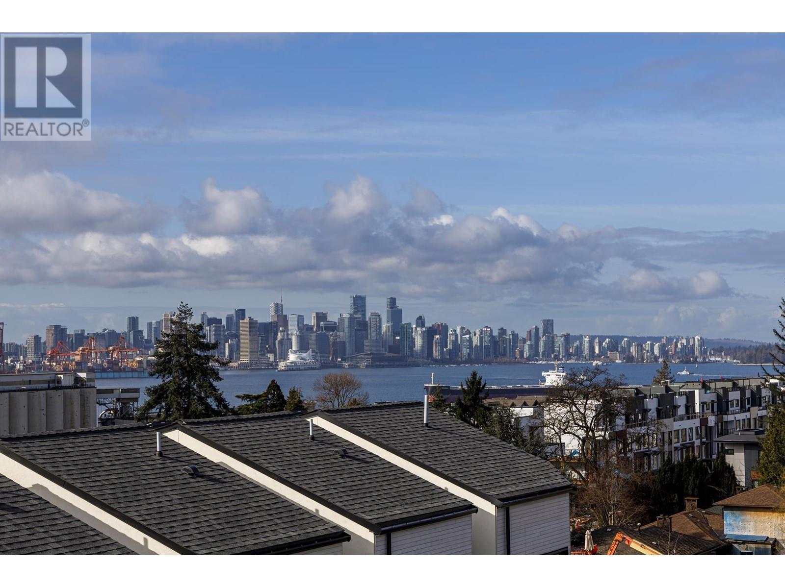 126 649 E 3rd Street, North Vancouver, British Columbia  V7L 1G6 - Photo 1 - R2861443