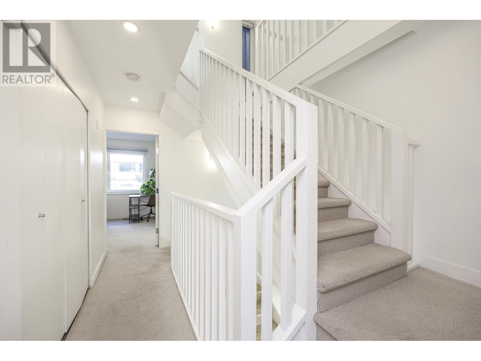 126 649 E 3rd Street, North Vancouver, British Columbia  V7L 1G6 - Photo 10 - R2861443
