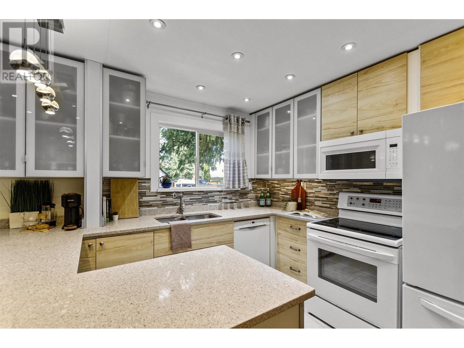 11738 Fraserview Street, Maple Ridge, British Columbia  V2X 8A8 - Photo 7 - R2861434