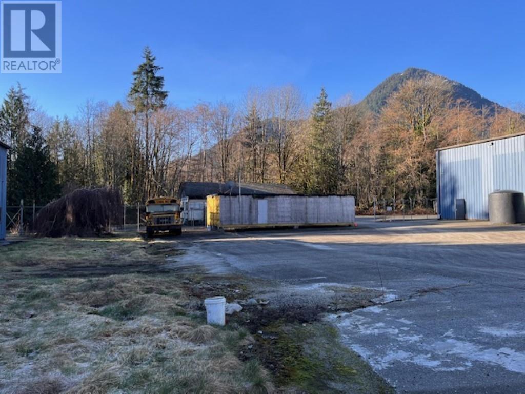 3622 Mcnair Fsr, Gibsons, British Columbia  V0N 2S0 - Photo 14 - C8058559