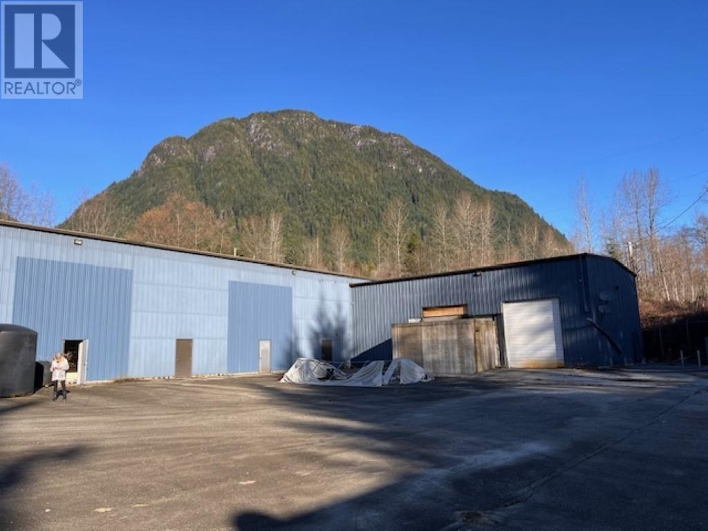 3622 Mcnair Fsr, Gibsons, British Columbia  V0N 2S0 - Photo 2 - C8058559