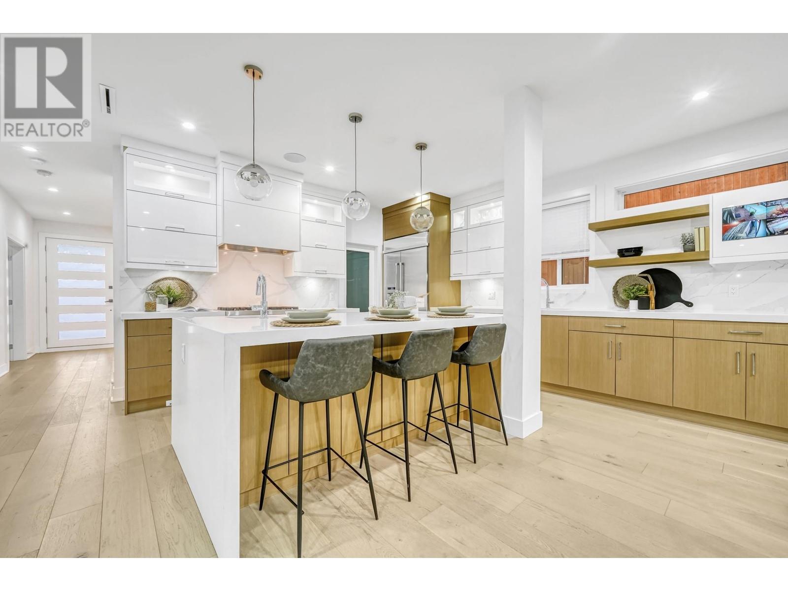 1090 Adderley Street, North Vancouver, British Columbia  V7L 1T3 - Photo 8 - R2861484