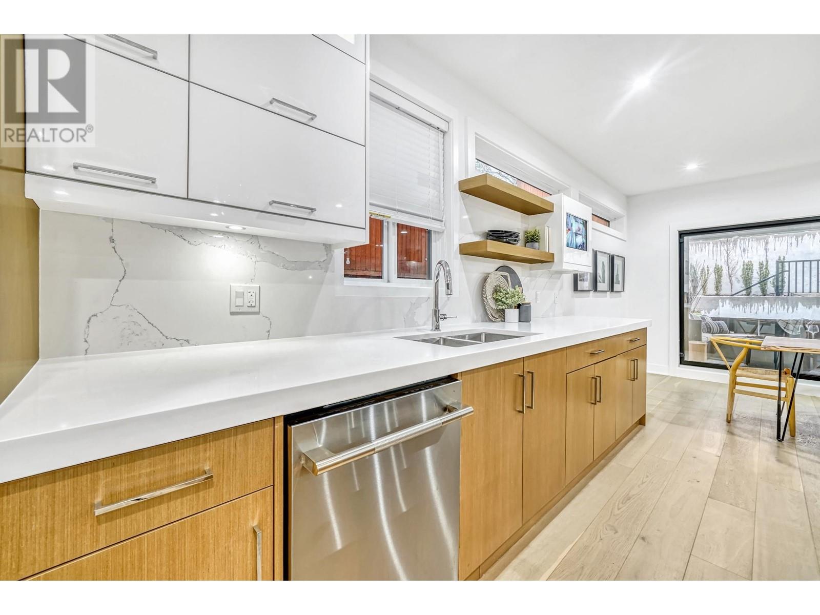 1090 Adderley Street, North Vancouver, British Columbia  V7L 1T3 - Photo 12 - R2861484