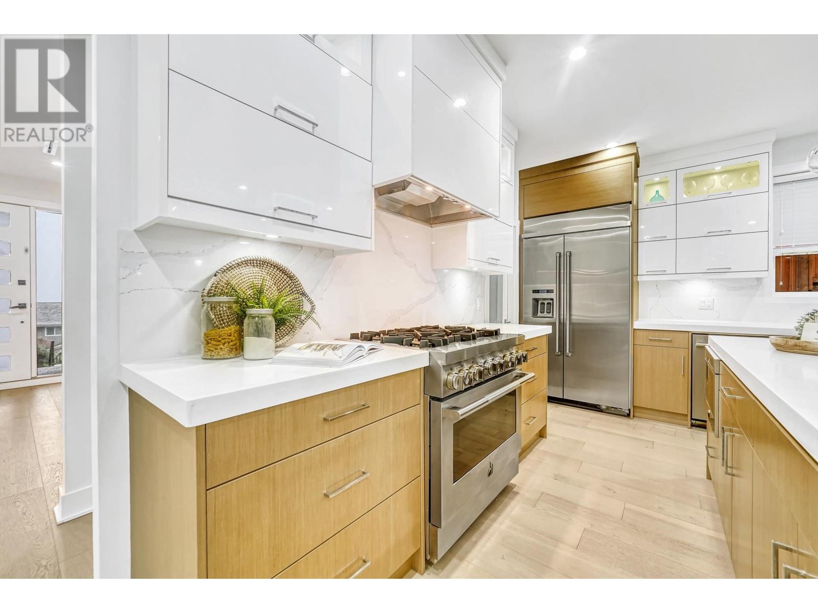 1090 Adderley Street, North Vancouver, British Columbia  V7L 1T3 - Photo 10 - R2861484