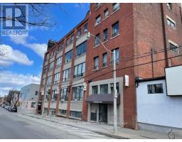 200 - 9 DAVIES AVENUE, Toronto, Ontario