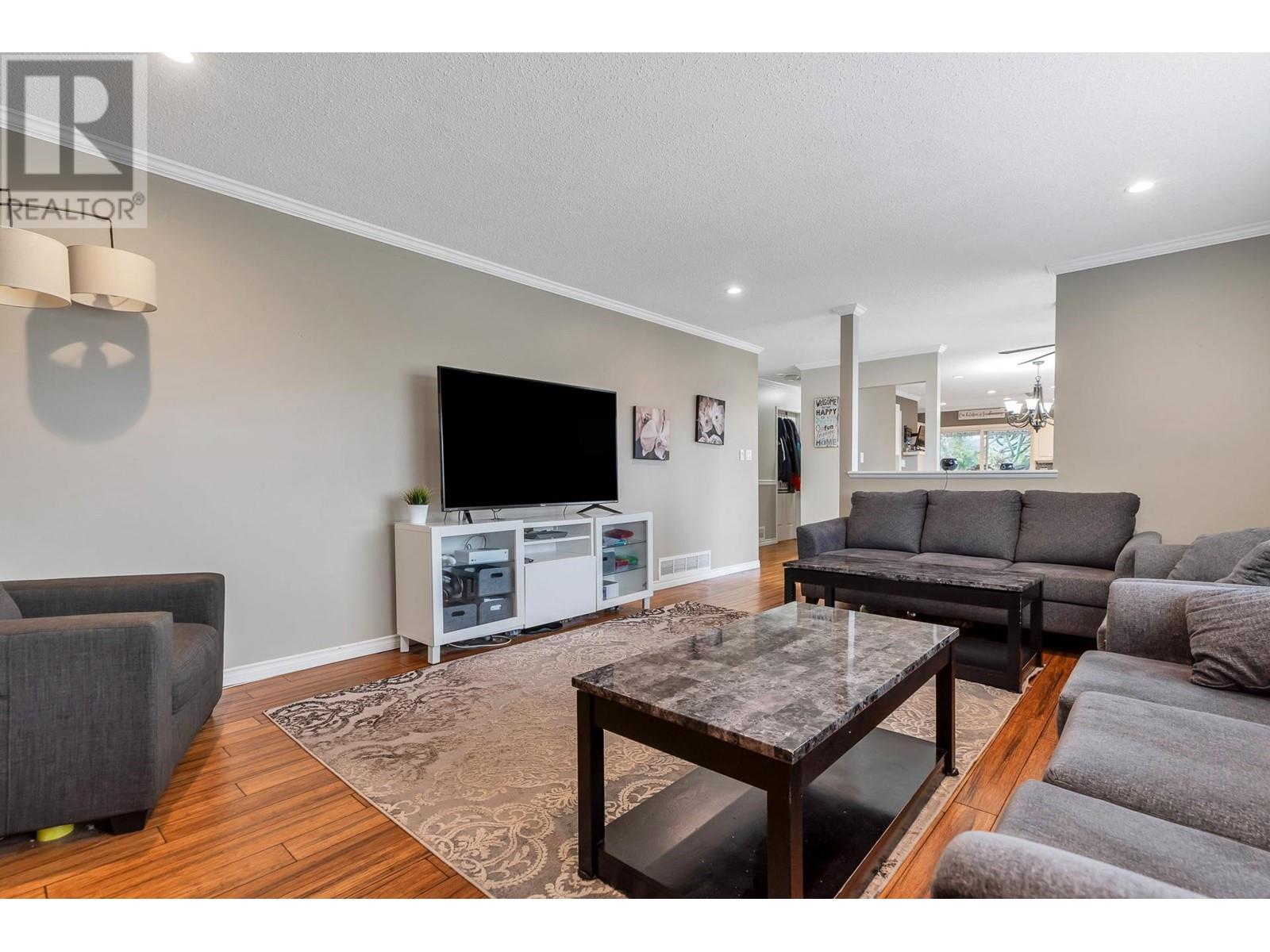 22756 Reid Avenue, Maple Ridge, British Columbia  V2X 4G8 - Photo 5 - R2861498