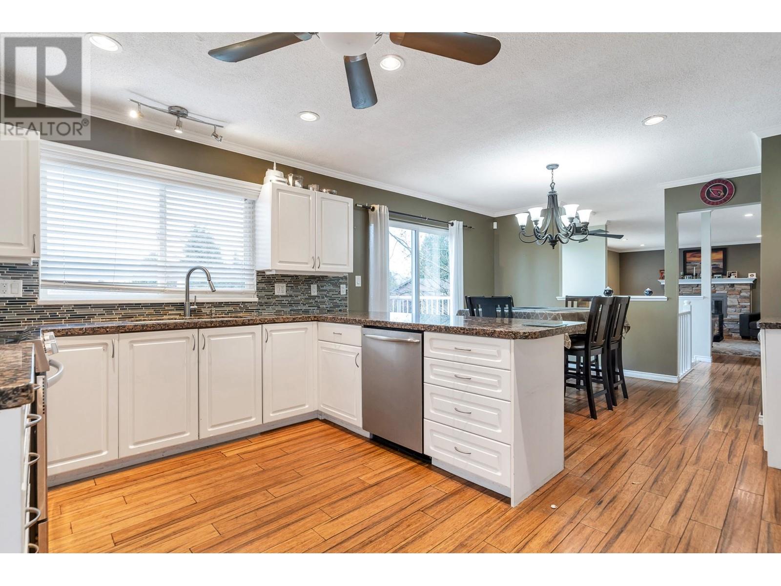 22756 Reid Avenue, Maple Ridge, British Columbia  V2X 4G8 - Photo 9 - R2861498