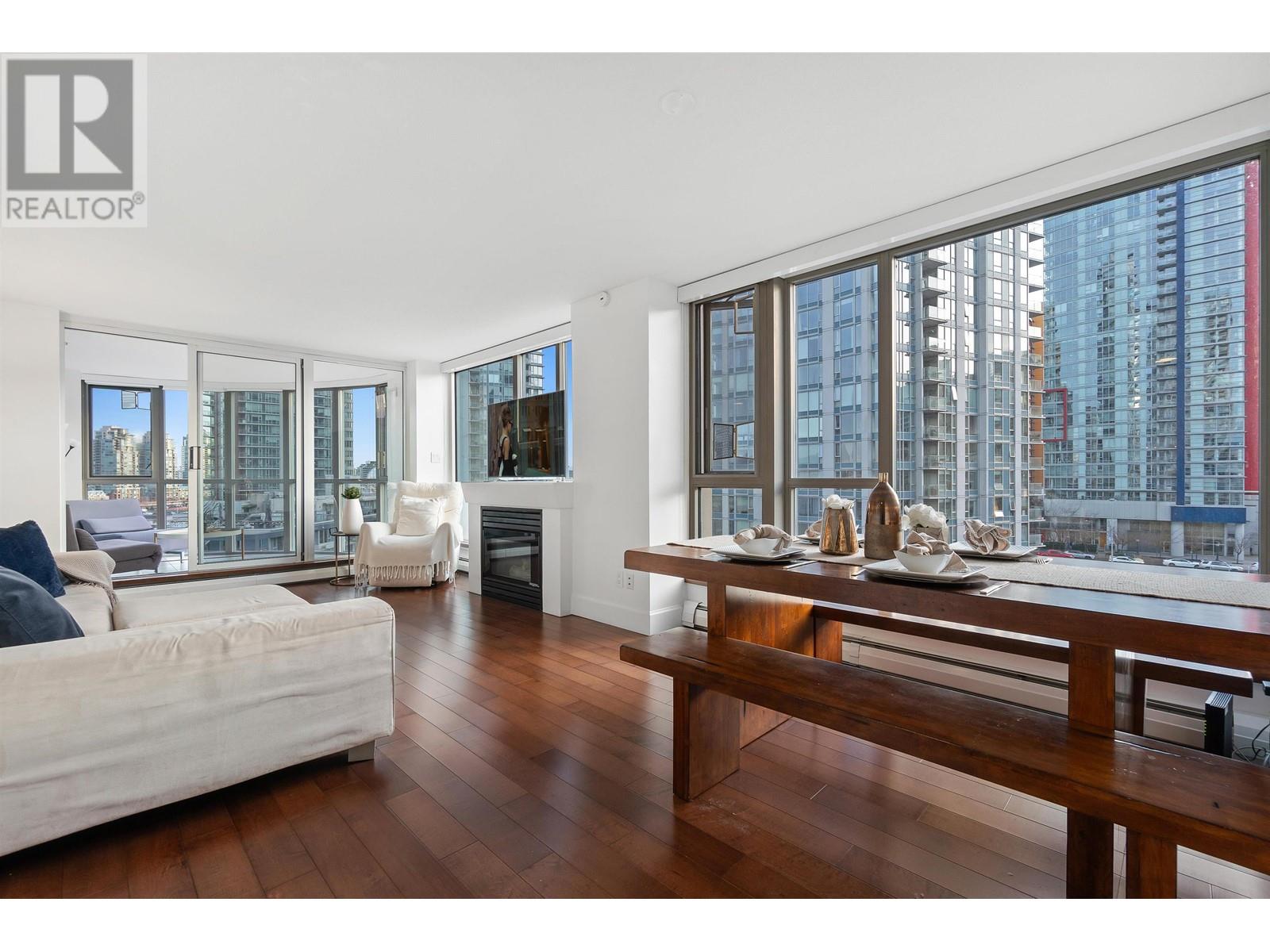 904 183 KEEFER PLACE, vancouver, British Columbia