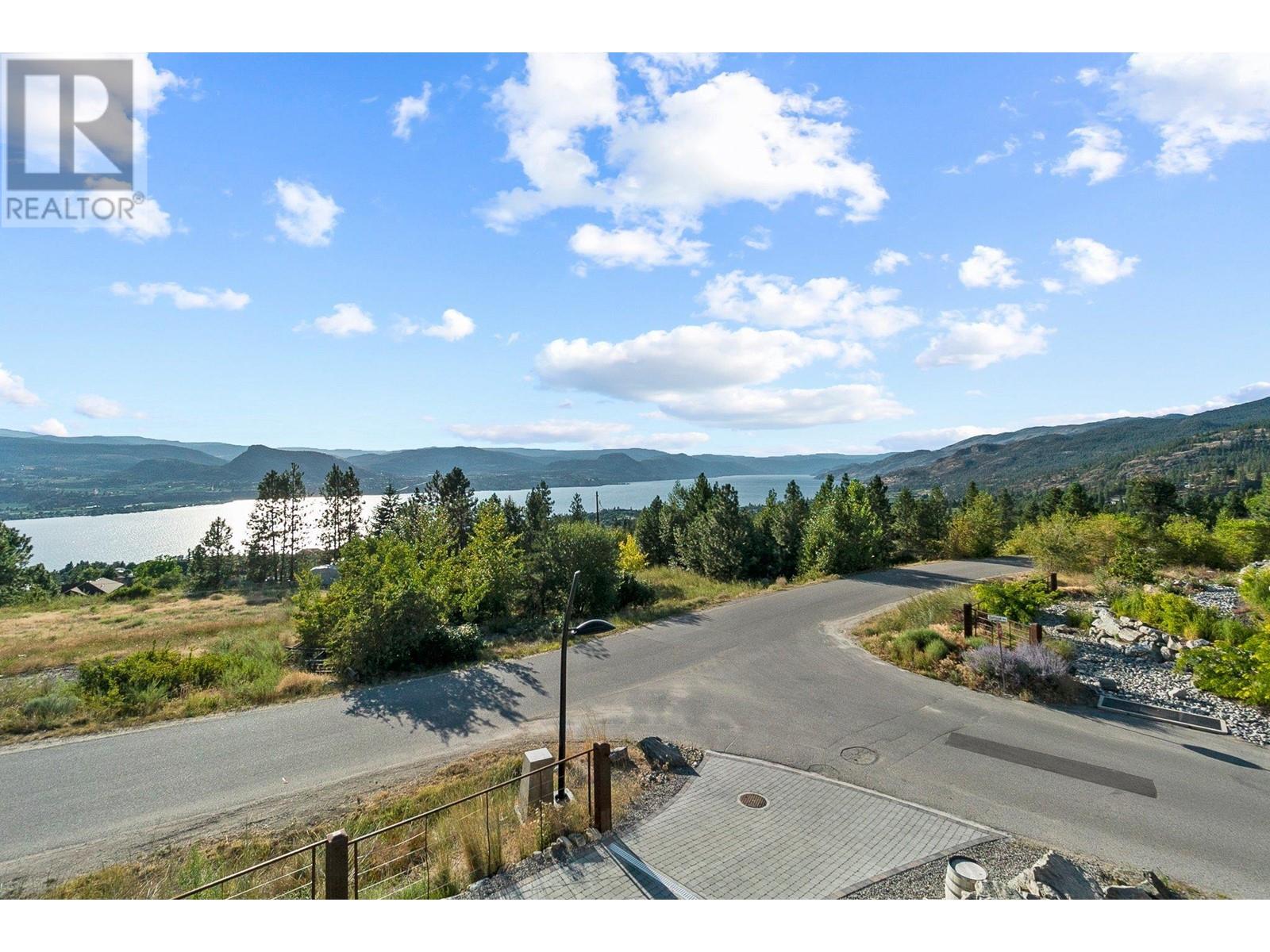 2810 Outlook Way Naramata