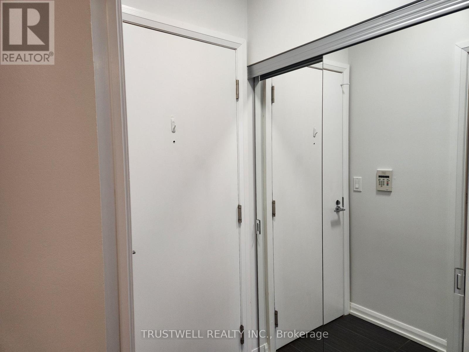 111 Elizabeth Street, Toronto, ,1 BathroomBathrooms,Single Family,For Sale,Elizabeth,C8159914