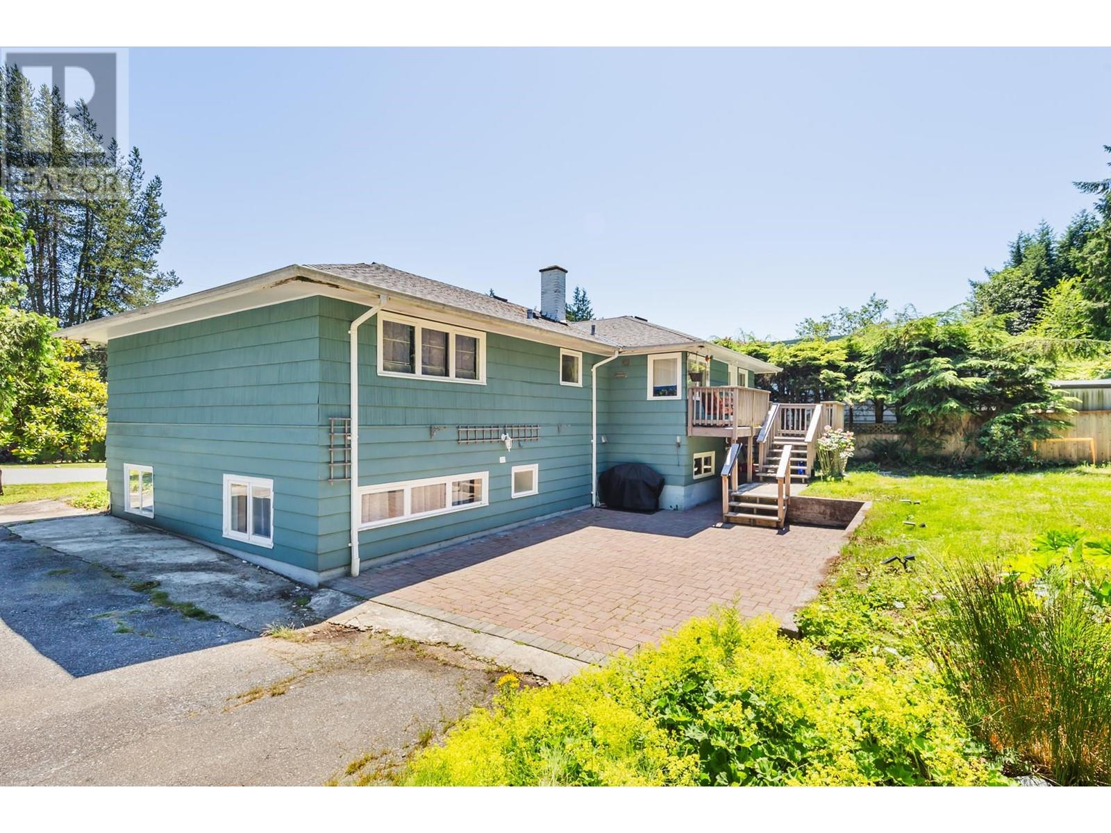 74 Desswood Place, West Vancouver, British Columbia  V7S 1B9 - Photo 3 - R2861598
