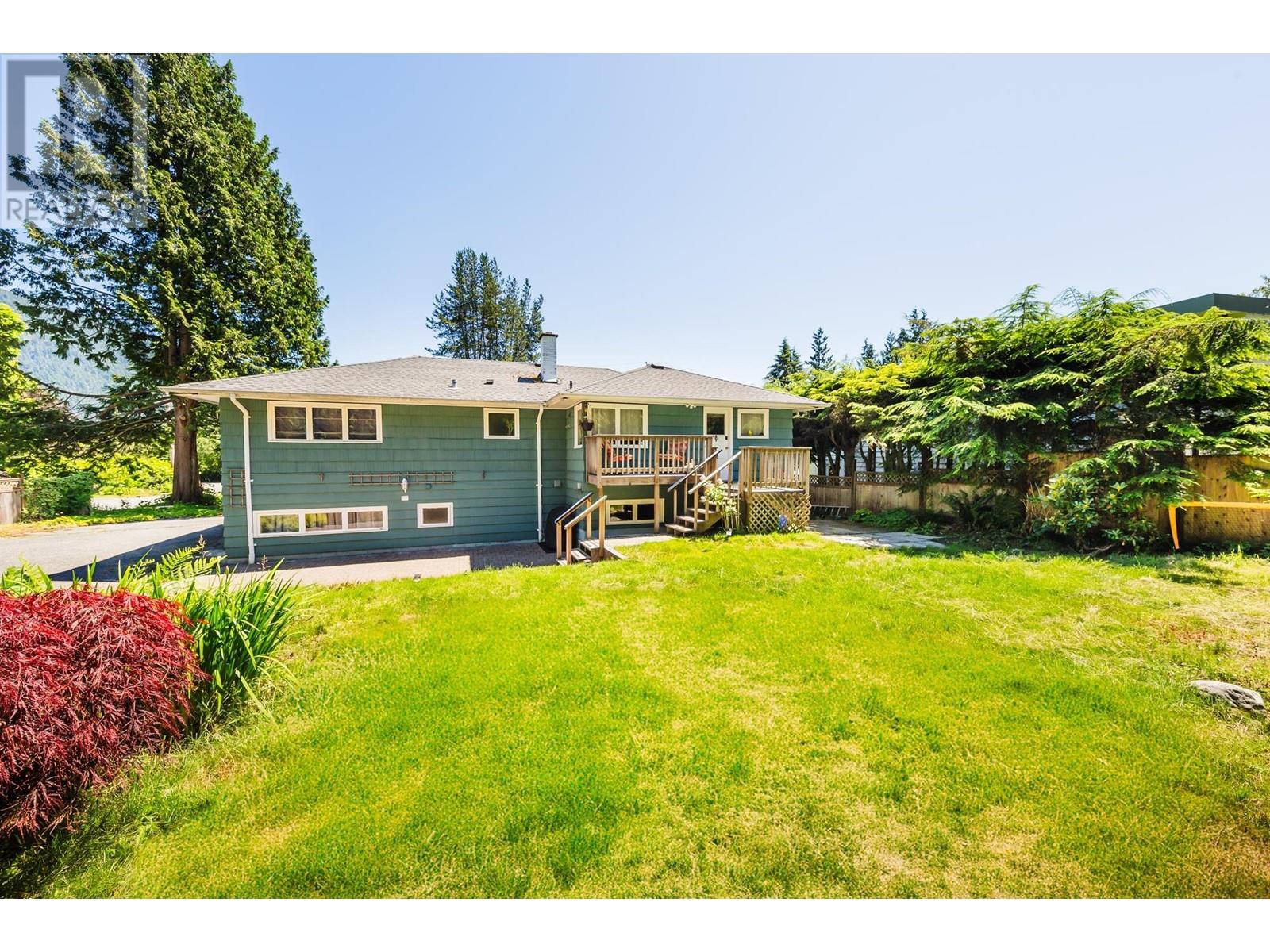 74 Desswood Place, West Vancouver, British Columbia  V7S 1B9 - Photo 7 - R2861598