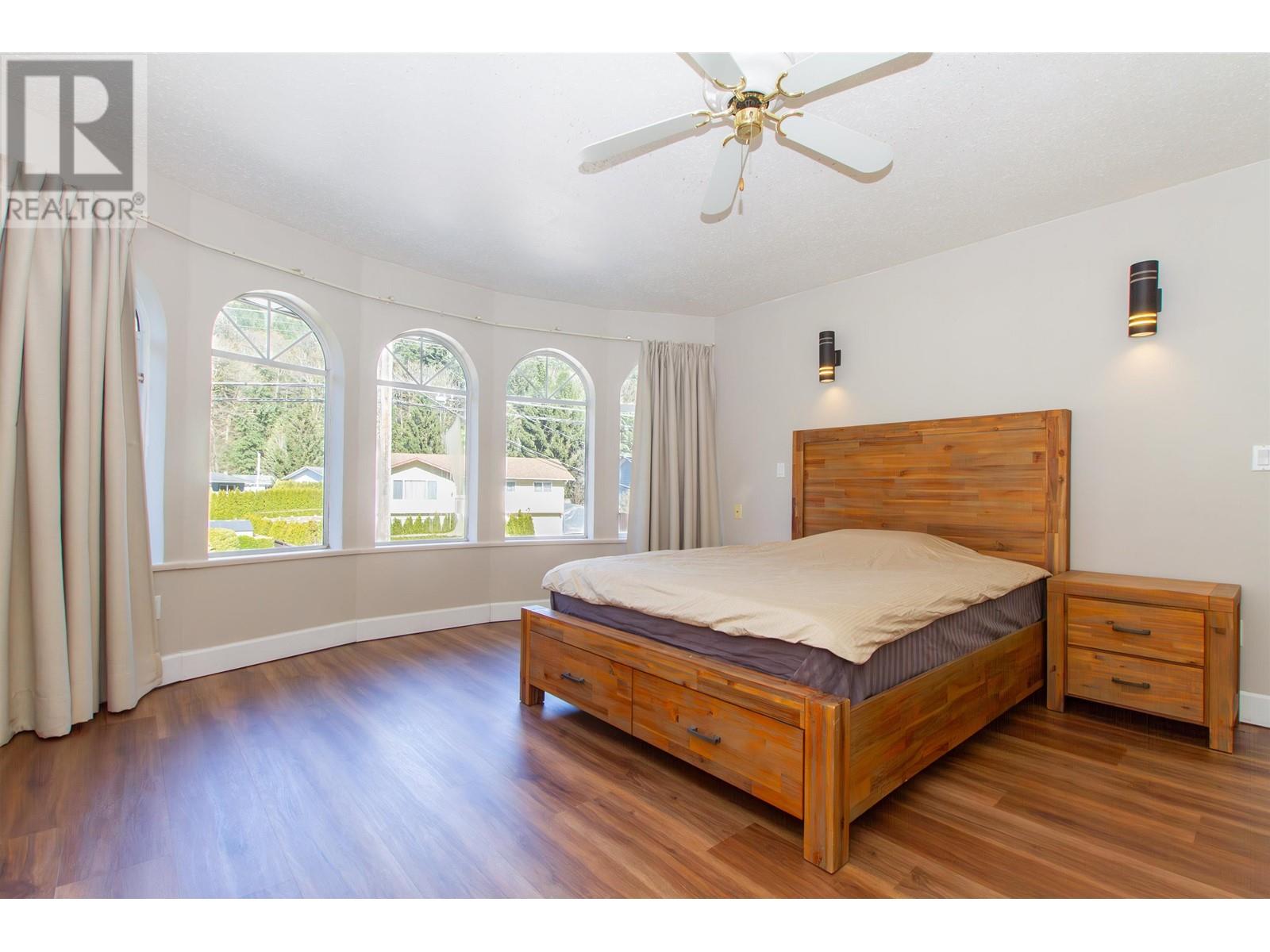 38304 Westway Avenue, Squamish, British Columbia  V8B 0W6 - Photo 16 - R2861636