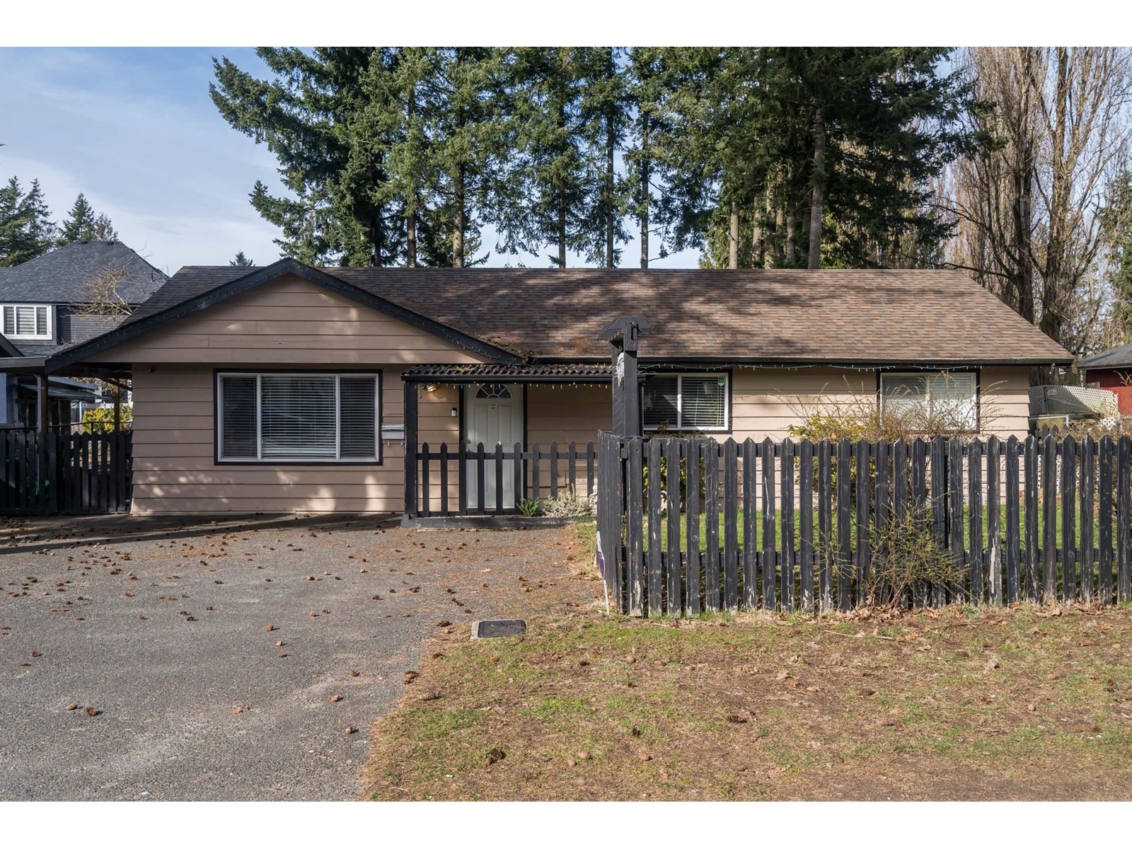 32515 George Ferguson Way, Abbotsford, British Columbia  V2T 4C8 - Photo 2 - R2861429