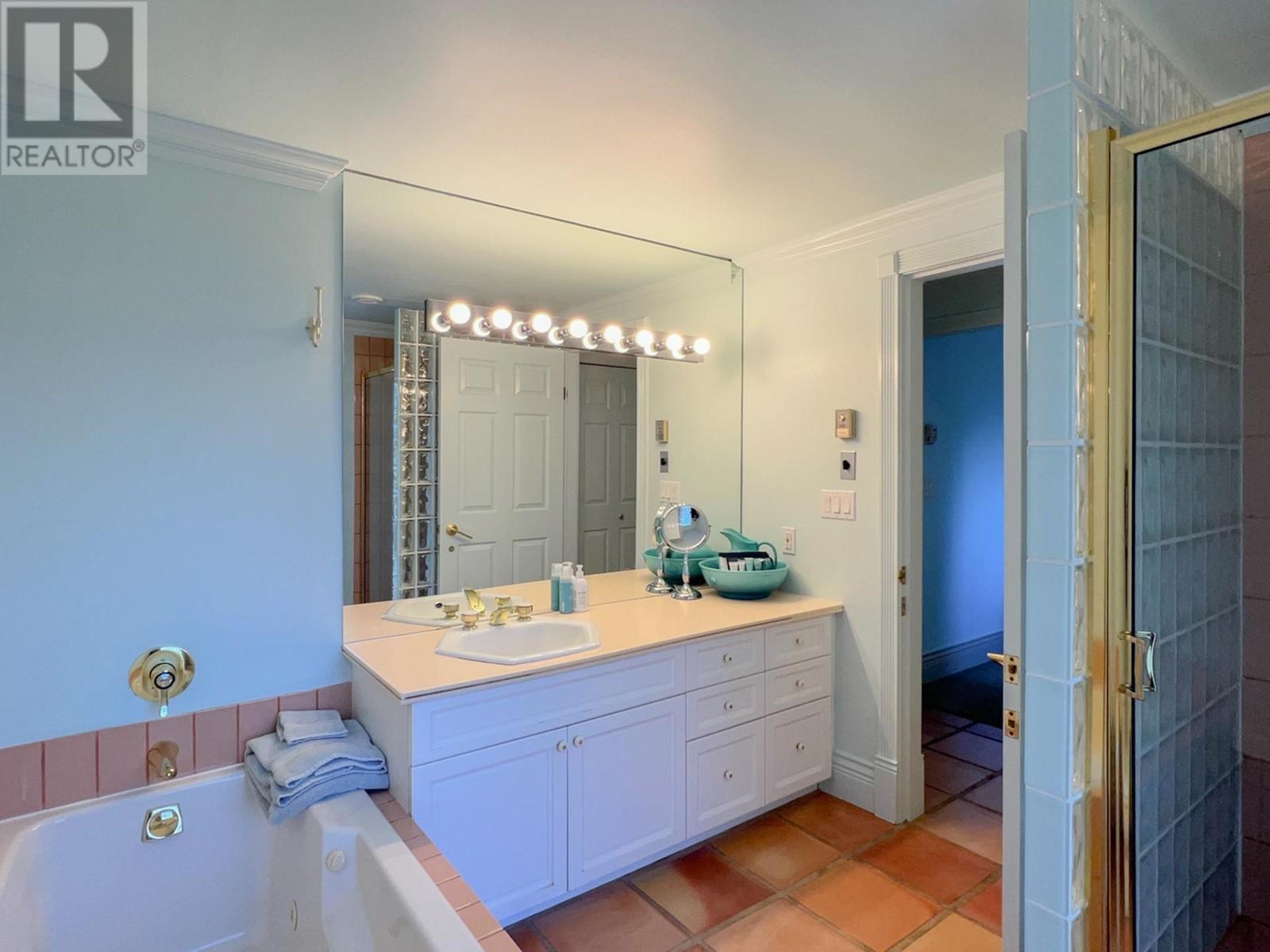 15 Oceanview Road, West Vancouver, British Columbia  V0N 2E0 - Photo 34 - R2861656