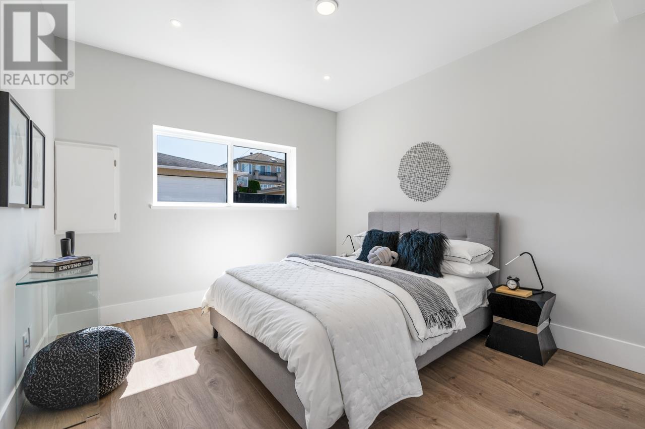 2396 E 38th Street, Vancouver, British Columbia  V7M 1C5 - Photo 5 - R2861657