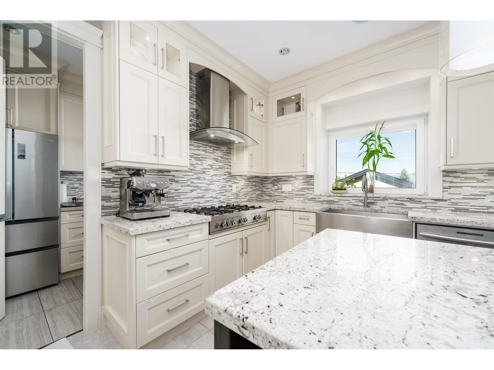6257 Dickens Street, Burnaby, British Columbia  V5H 1W6 - Photo 10 - R2861677