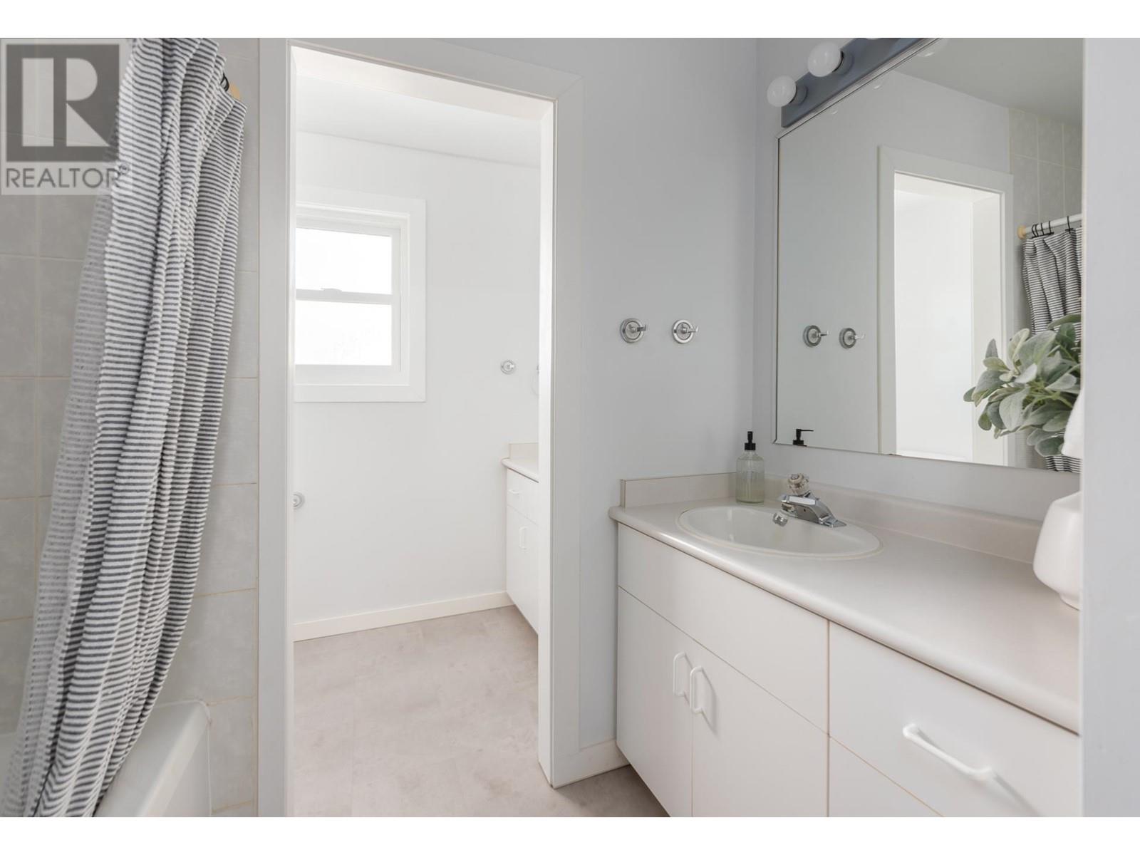 305 Sixth Avenue, New Westminster, British Columbia  V3L 1T7 - Photo 19 - R2861696