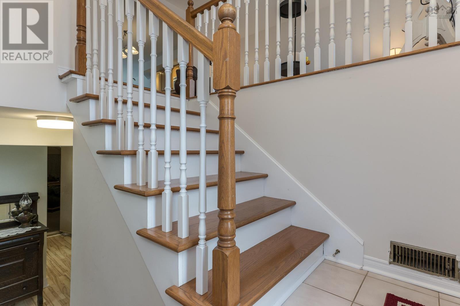 104 Hampton Green, Cole Harbour, Nova Scotia  B2V 1M1 - Photo 3 - 202404953