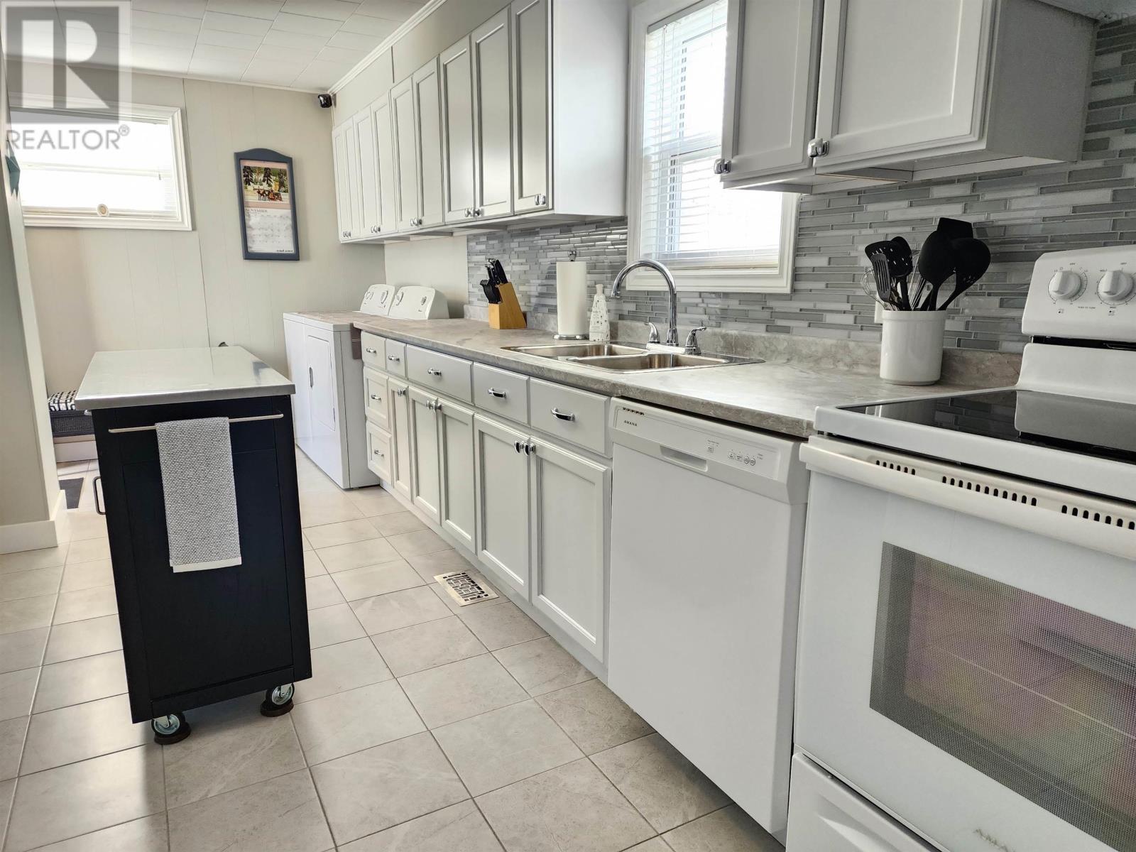 28 Hanway Street, Port Morien, Nova Scotia  B1B 1B8 - Photo 10 - 202405116