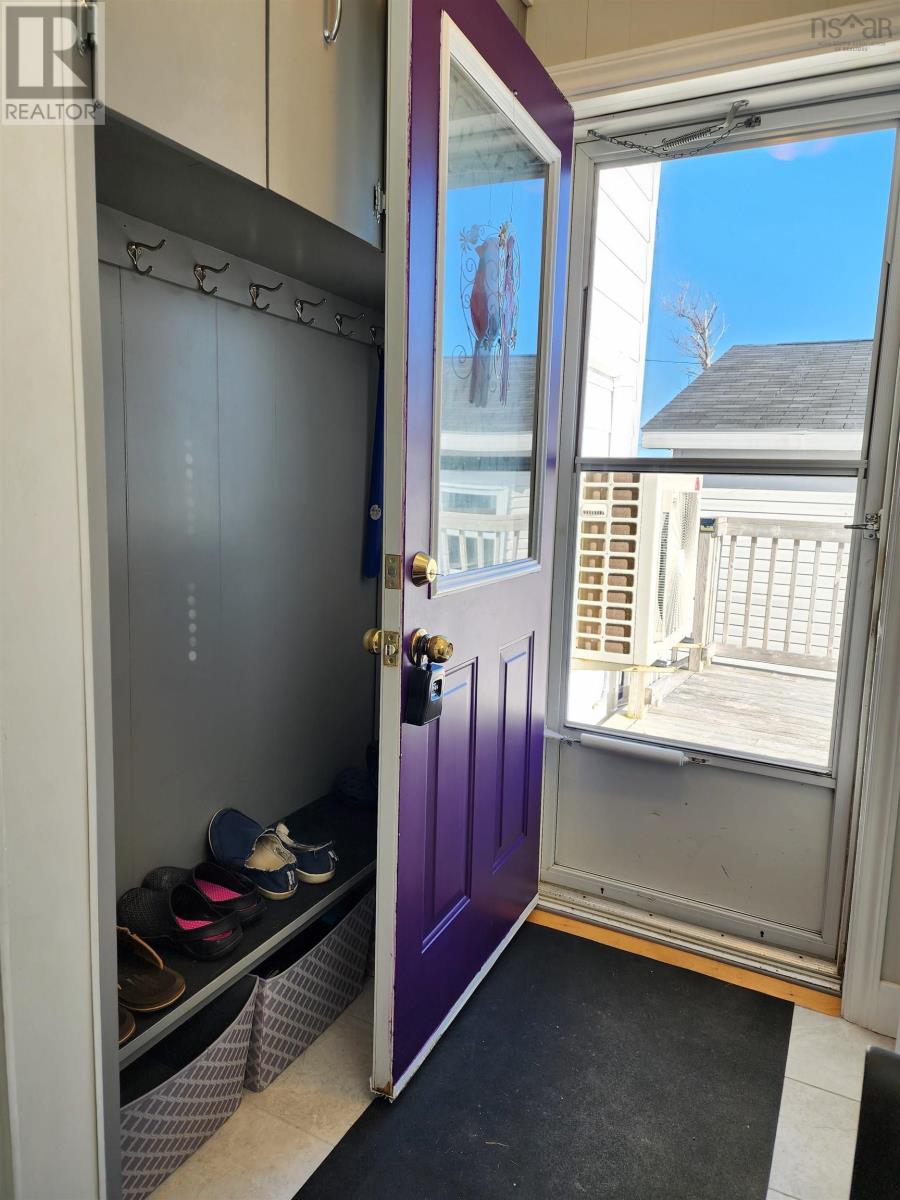 28 Hanway Street, Port Morien, Nova Scotia  B1B 1B8 - Photo 6 - 202405116