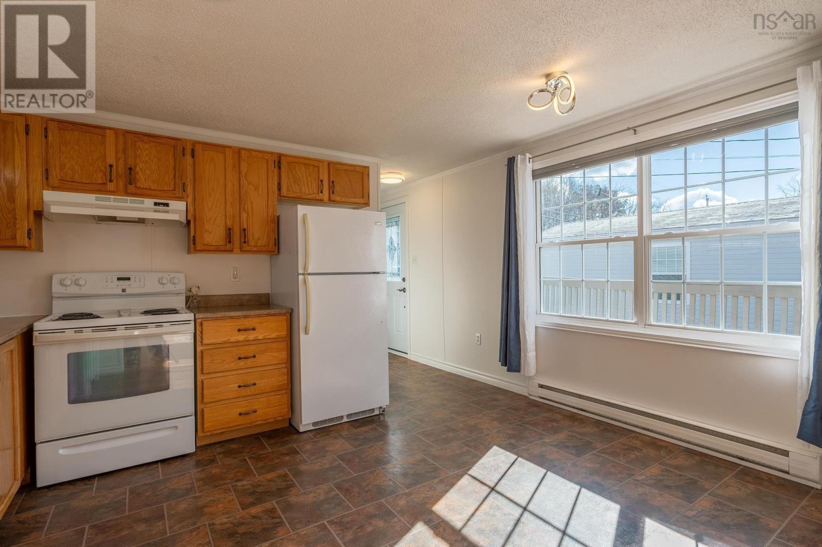 9 Snow White Drive, Lake Echo, Nova Scotia  B3E 1C5 - Photo 8 - 202405124
