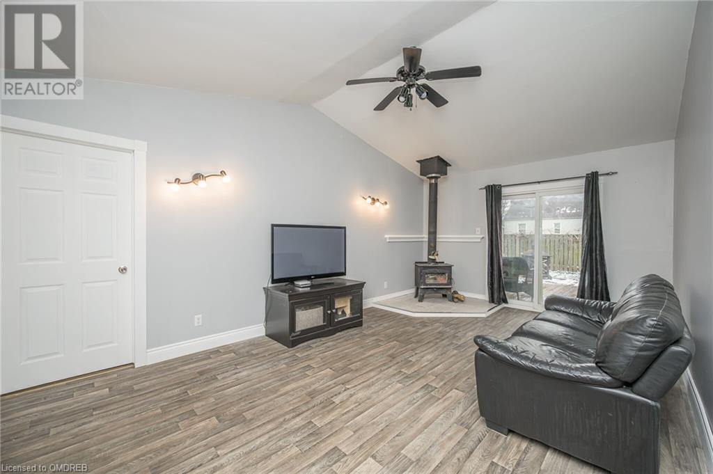 25 Sharpe Avenue, Welland, Ontario  L3C 3R5 - Photo 14 - 40548218
