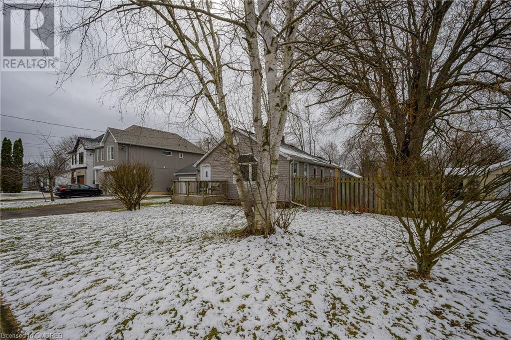 25 Sharpe Avenue, Welland, Ontario  L3C 3R5 - Photo 2 - 40548218