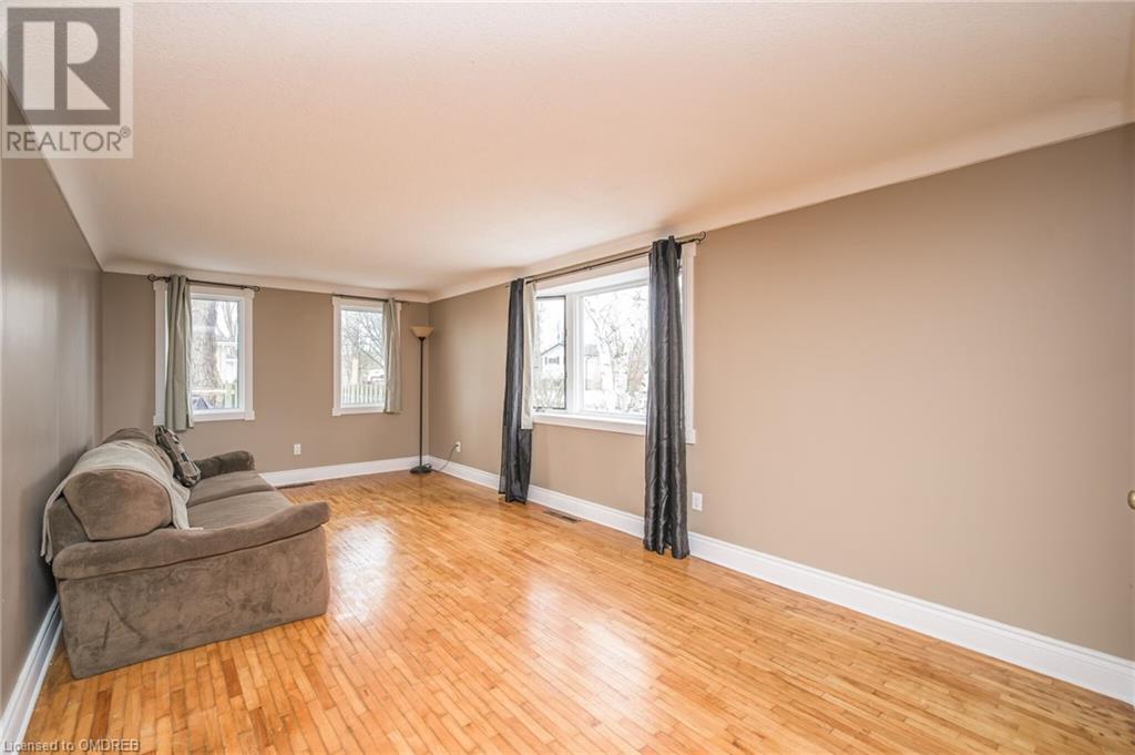 25 Sharpe Avenue, Welland, Ontario  L3C 3R5 - Photo 8 - 40548218