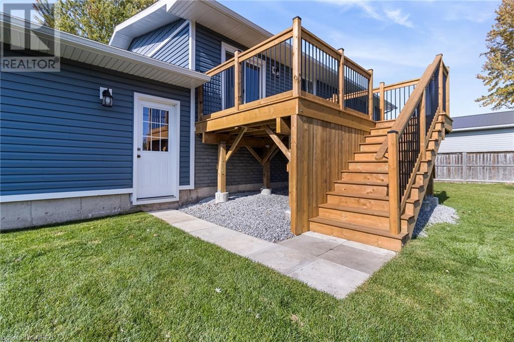 880 Parkdale Avenue, Fort Erie, Ontario  L2A 5B6 - Photo 3 - 40559661