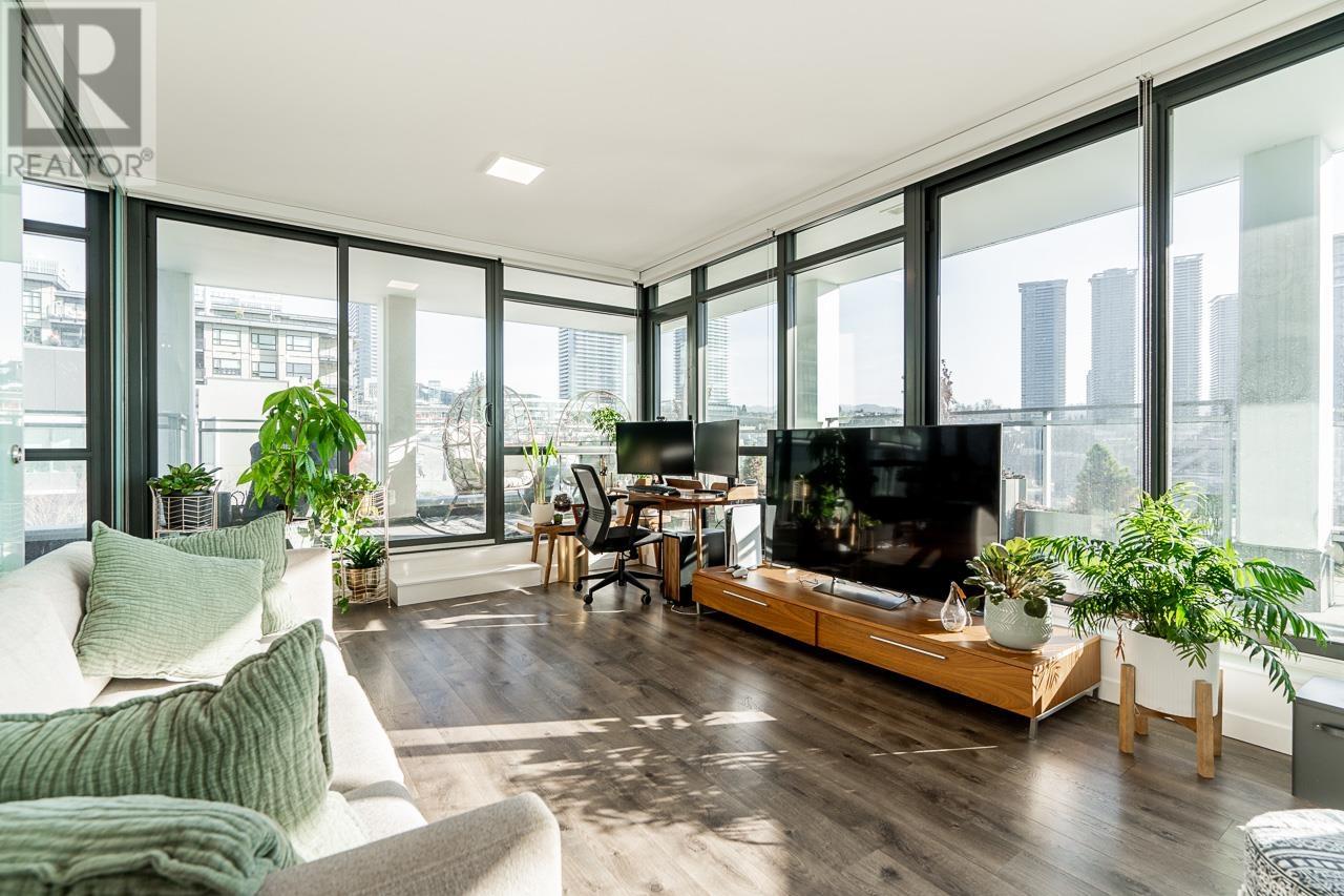 303 4488 Juneau Street, Burnaby, British Columbia  V5C 0M4 - Photo 7 - R2861800