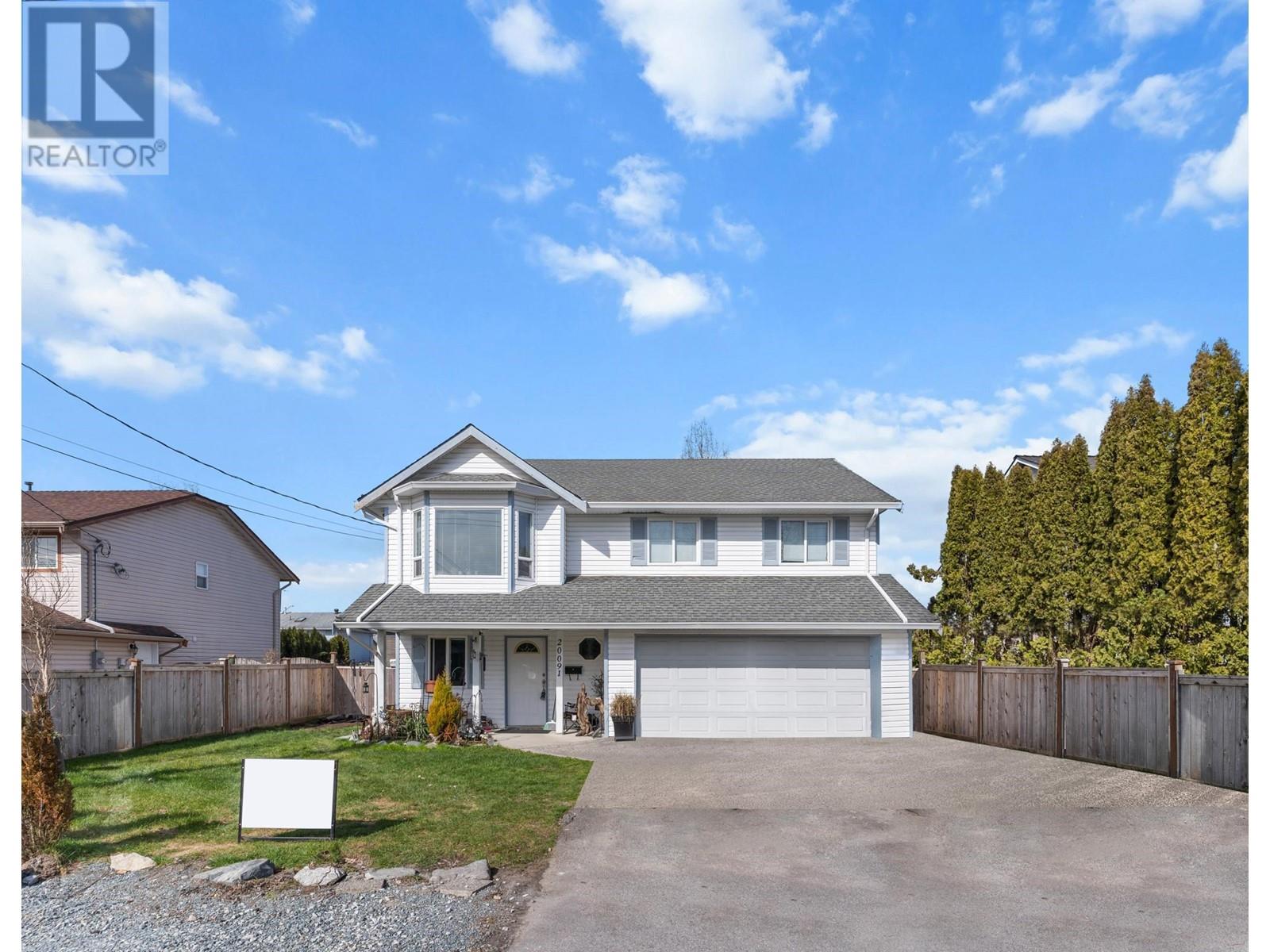20091 Lorne Avenue, Maple Ridge, British Columbia  V2X 1E9 - Photo 2 - R2861750
