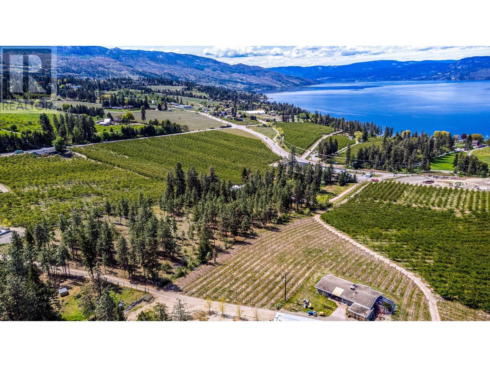 4729 Lakeshore Road, Kelowna, British Columbia  V1W 4H6 - Photo 2 - 10307572