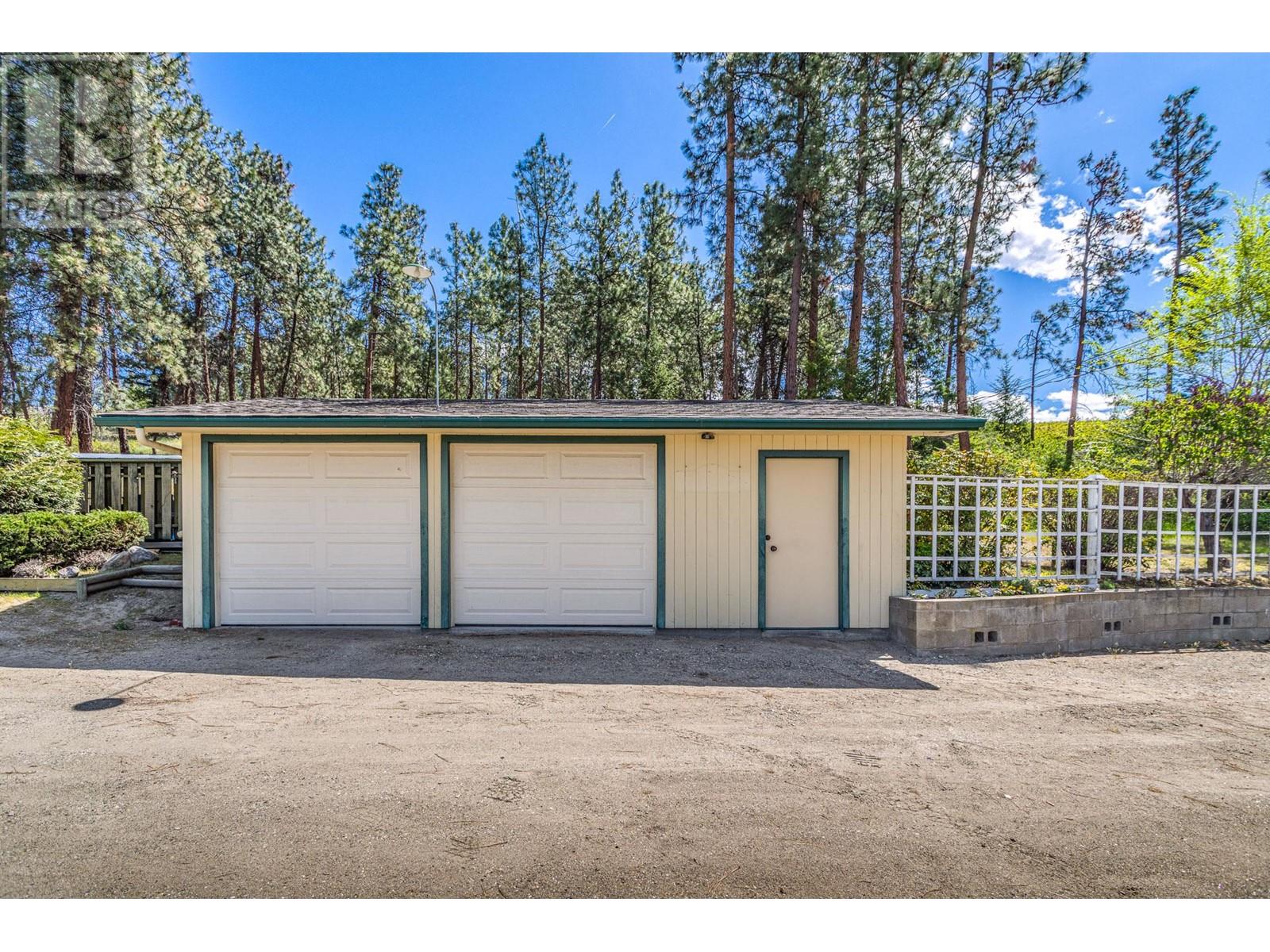 4729 Lakeshore Road, Kelowna, British Columbia  V1W 4H6 - Photo 37 - 10307572