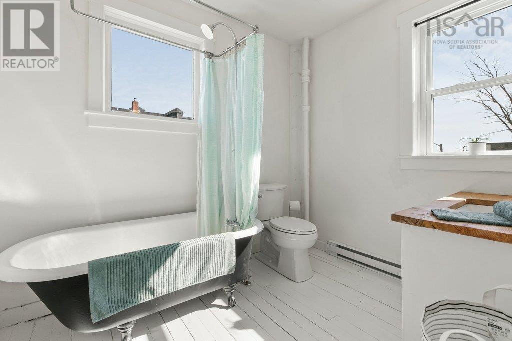 72 Kaulbach Street, Lunenburg, Nova Scotia  B0J 2C0 - Photo 27 - 202405155