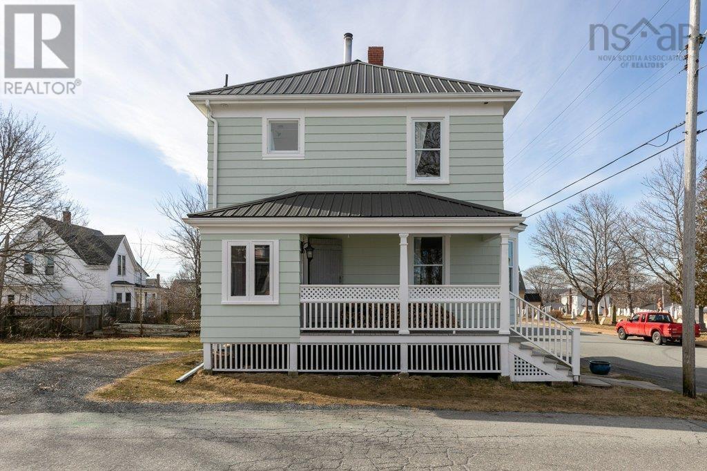 72 Kaulbach Street, Lunenburg, Nova Scotia  B0J 2C0 - Photo 35 - 202405155